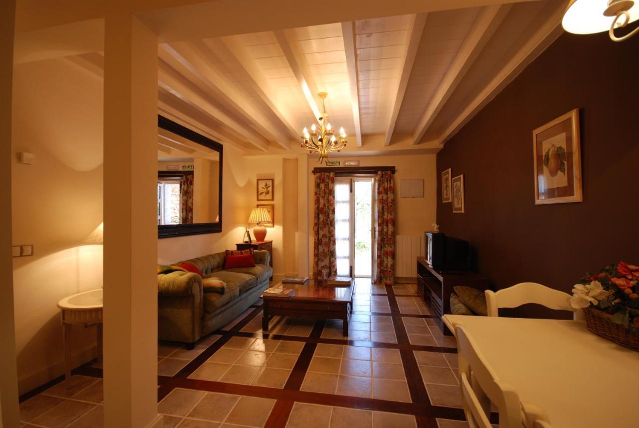Las Casas Rurales Huerta San Benito Villamayor  ภายนอก รูปภาพ